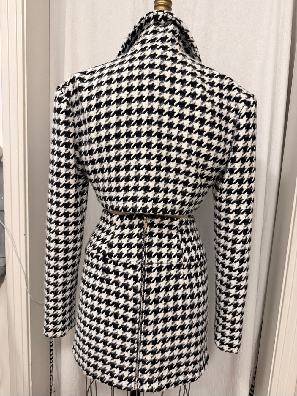 For Love and Lemons, Black & White Houndstooth Cropped Blazer and Mini Skirt Set - Picture 3 of 9